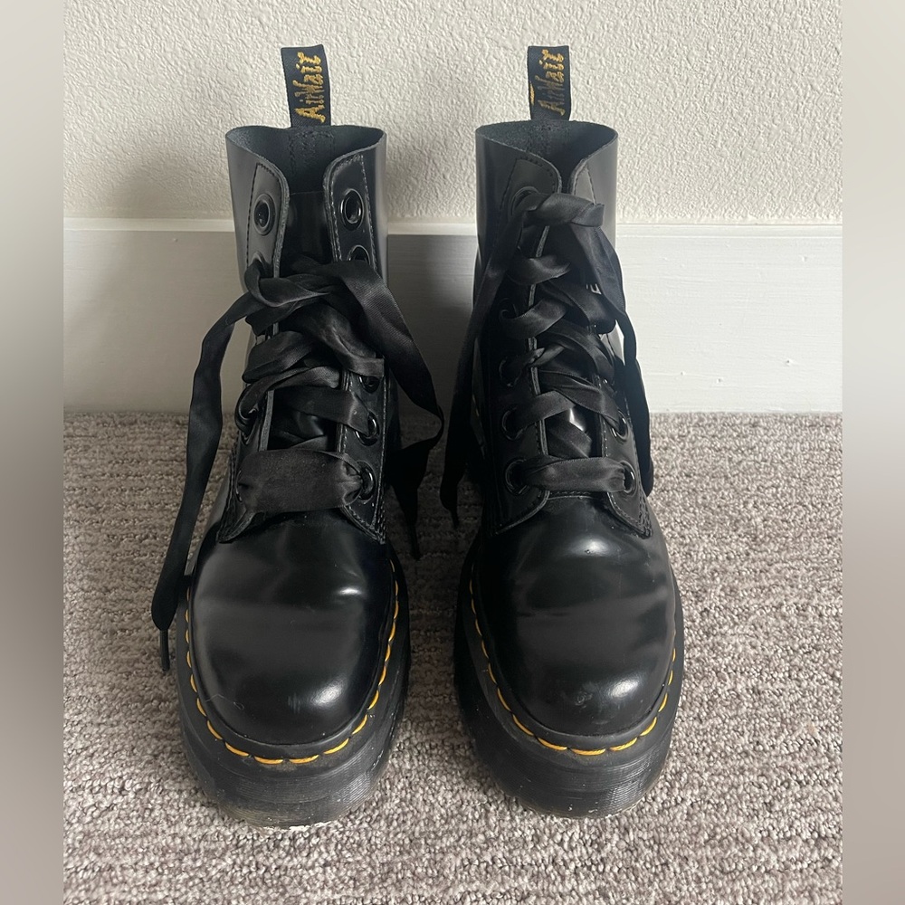 Dr. Martens Molly Platform Size US8 

Slightly used